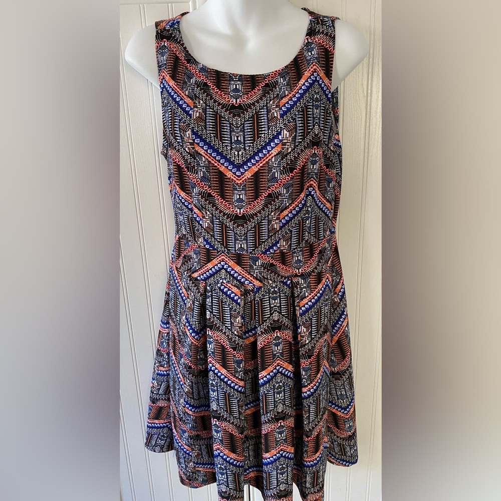 Geometric Patterned Sleeveless Dress